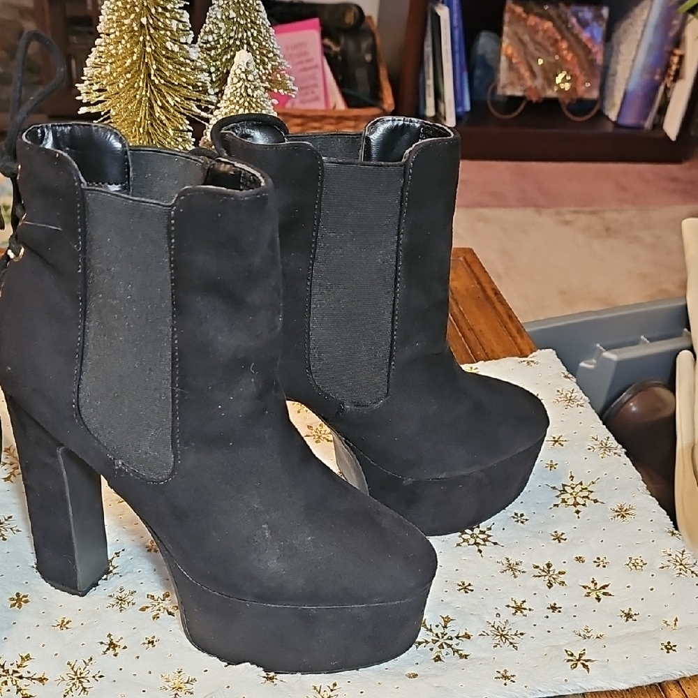 Shoe Dazzle Black Chunky Platform Boots - Picture 1 of 11